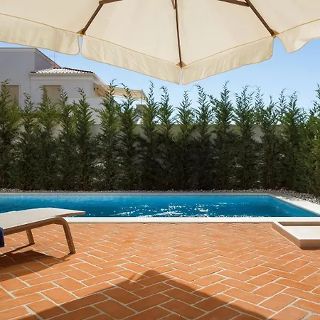Luxury Adele With A Pool Willa
